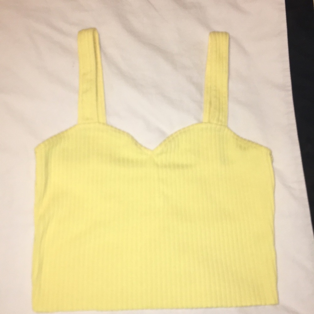 sweetheart yellow crop top